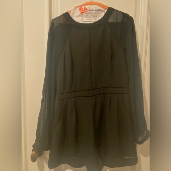 Adelyn Rae Romper - Picture 2 of 8